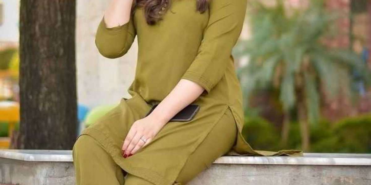 What Should You Know Before Hiring Call Girls in Lahore