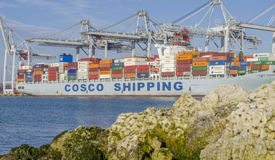 cargo, dock, container, ship, port, trade, freight, export, logistics, transport, maritime, merchandise, commercial, international, crane, portico, france, haven