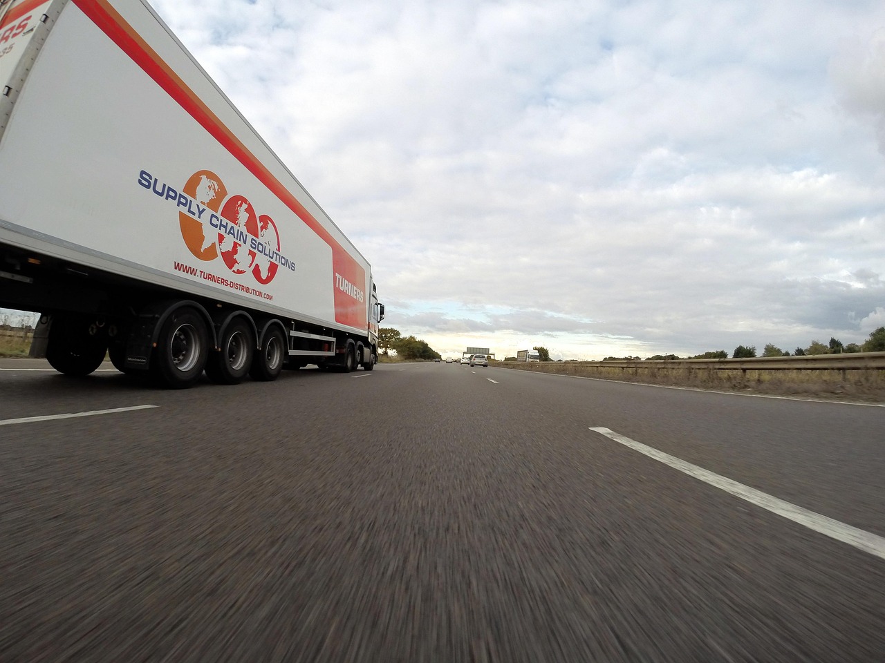 truck, road, vehicle, transportation, highway, fast, freight, business, shipping, delivery, transport, trucking, cargo, driving, speed, automobile, car, street, logistic, trailer, shipment, heavy, lorry, drive, moving, commercial, sunset, traffic, semi, van, industry, auto, travel, export, route, transit, distribution