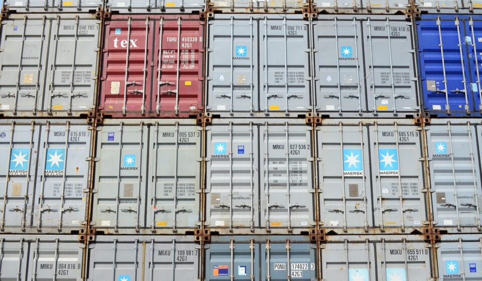 container, boxing, wall, transshipment point, port, container, container, container, container, container