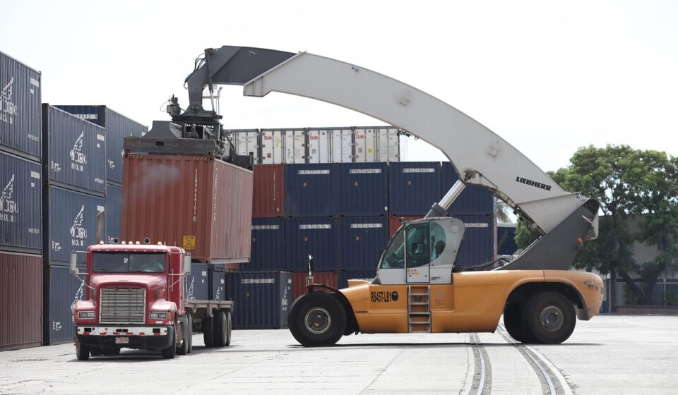 truck crane, containers, port, truck crane, truck crane, truck crane, truck crane, truck crane