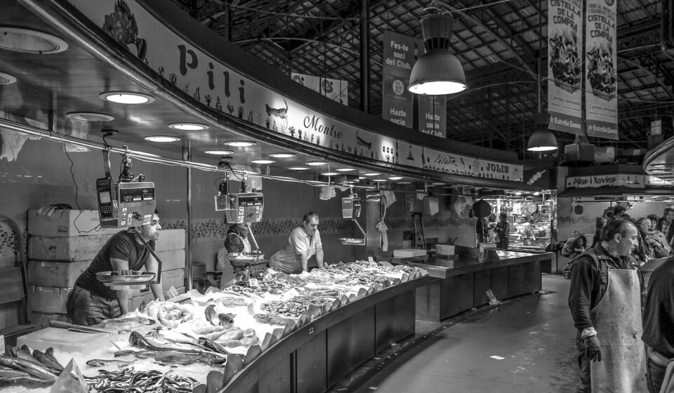 fish market, seafood, nature, fish, man, food, market, monochrome
